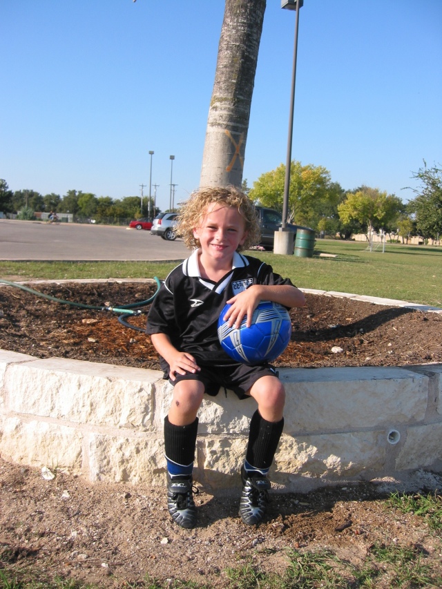 2005/10 October/Soccer Pics/640x480_IMG_2377.JPG